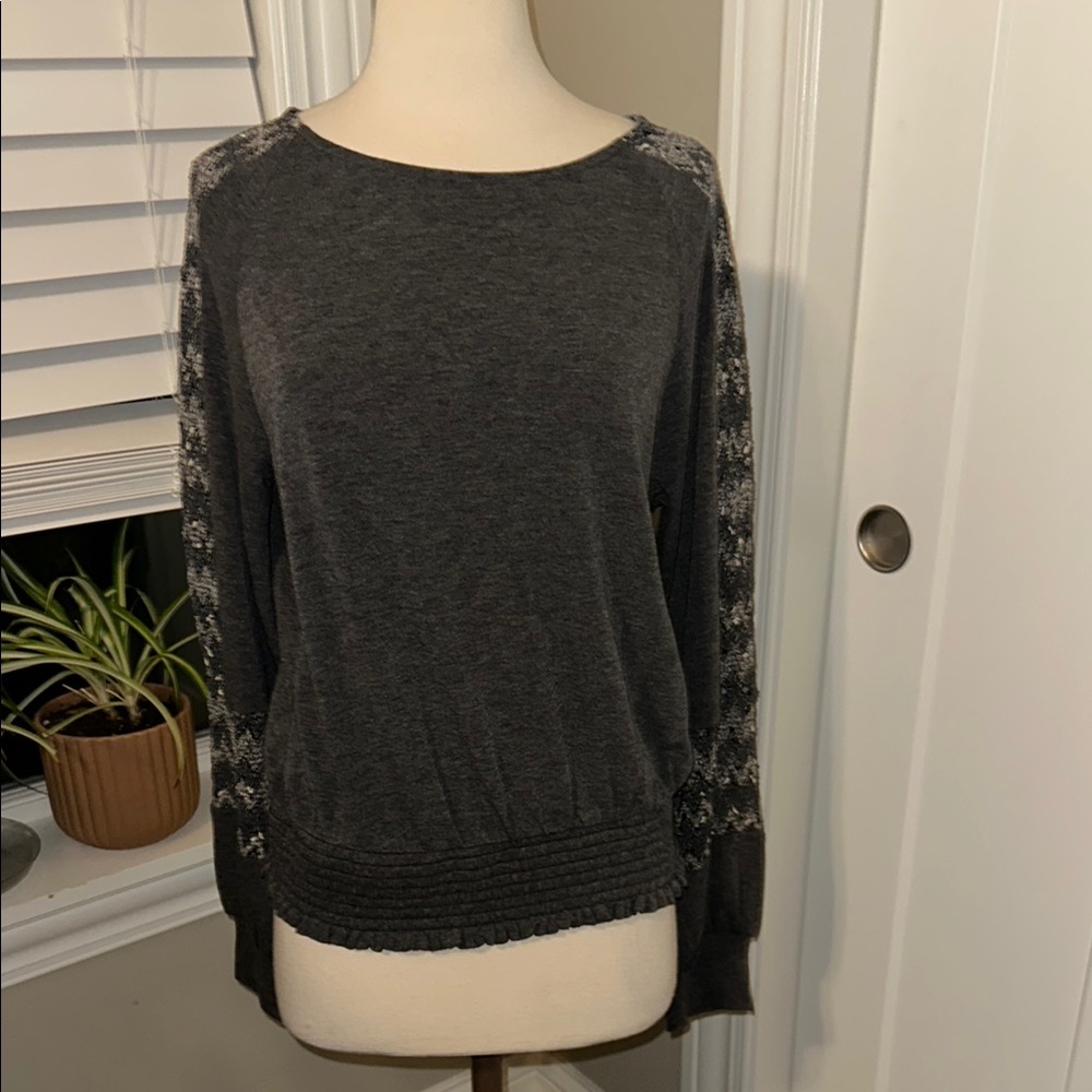 Doe & Rae Charcoal Knit Top Crochet Sleeve Smocked Waist Size Medium‎